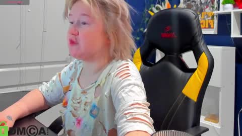 Snapshot of mia_ferd chatting on May 2026 03:01:02 AM Mia online show from May 2026 03:01:02 AM