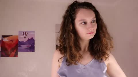 Mia  online show from May 2026 09:16:01 AM