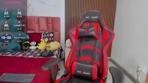 M I A  online show from March 2025 02:45:01 PM