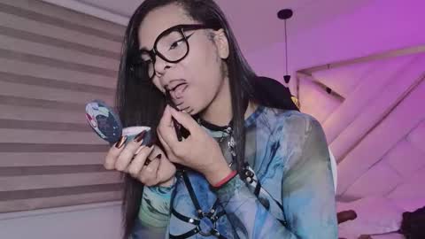 Mia online show from February 2026 02:52:02 AM