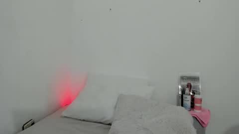 Mia online show from March 2026 06:59:01 AM