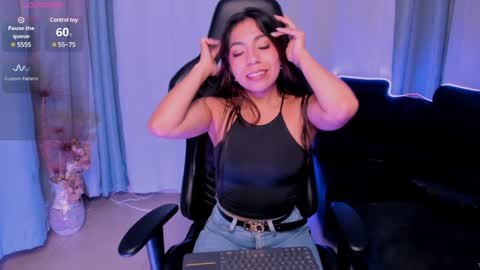 Mia online show from January 2025 01:02:02 PM