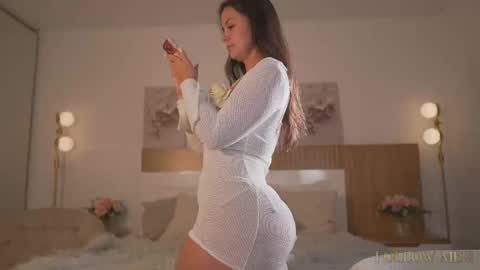 Snapshot of mia_greyy chatting on January 2026 12:38:02 AM online show from January 2026 12:38:02 AM