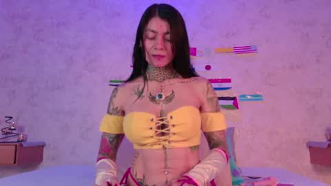 mia_hill1_ online show from June 2026 09:05:02 PM