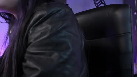 Val  online show from December 2024 08:21:02 PM