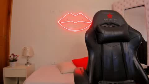    online show from March 2025 01:38:02 PM