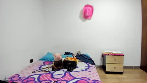 mia kaneee online show from December 2024 10:02:02 PM