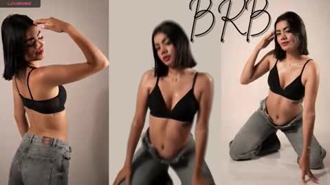 Mia online show from September 2025 03:08:01 AM