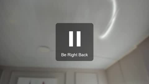 Mia online show from September 2025 02:01:01 AM