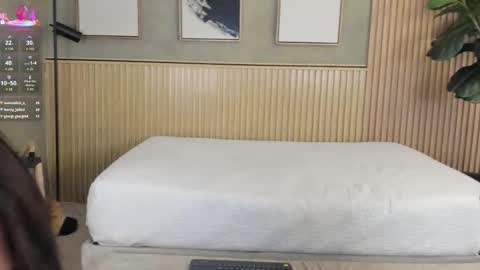 mia_lacy online show from October 2025 07:56:01 PM