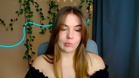 mia_lemm online show from March 2026 07:47:02 AM