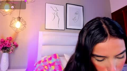 mia levy online show from April 2026 09:39:33 PM