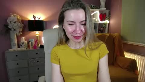 Mia online show from December 2024 06:16:02 PM