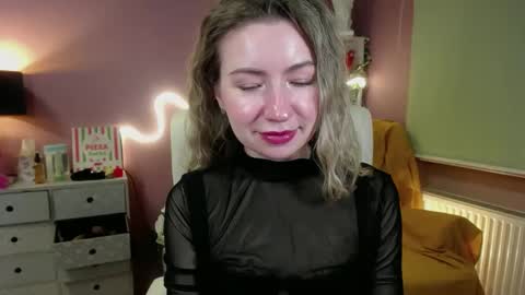 Mia online show from February 2025 06:31:02 PM