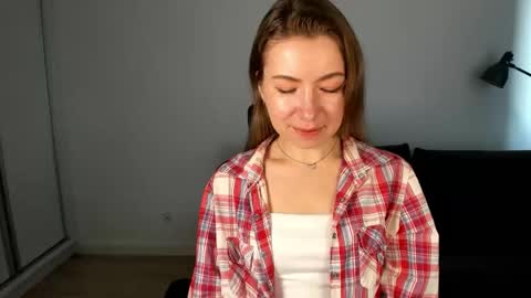 Mia online show from March 2026 07:37:02 AM