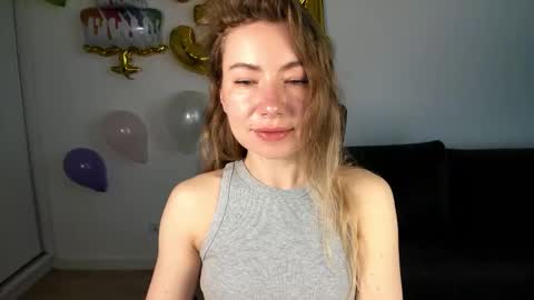 Mia online show from April 2026 06:33:01 AM