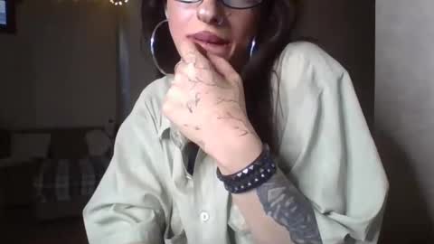 Snapshot of mia_meeeow chatting on June 2026 11:43:01 AM Mia online show from June 2026 11:43:01 AM