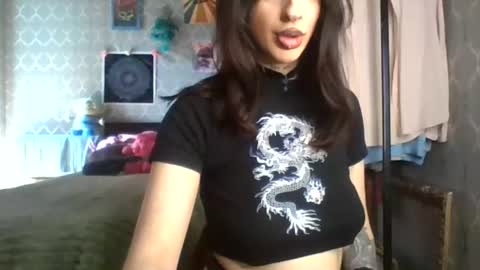 Snapshot of mia_meeeow chatting on June 2026 12:04:01 PM Mia online show from June 2026 12:04:01 PM