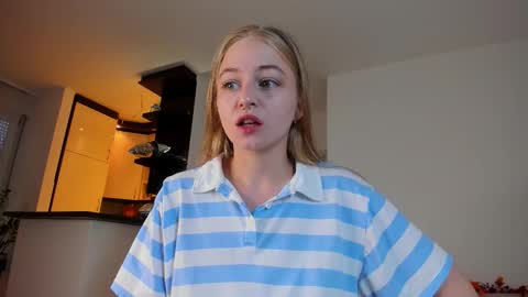 Snapshot of mia_meows chatting on September 2025 10:26:02 AM Mia here Appreciate your support online show from September 2025 10:26:02 AM