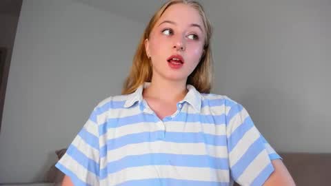 Snapshot of mia_meows chatting on November 2025 12:16:02 PM Mia here Appreciate your support online show from November 2025 12:16:02 PM