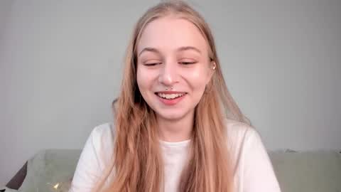 Mia here Appreciate your support online show from March 2026 04:02:02 PM