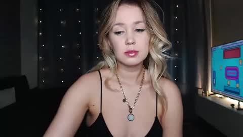 Snapshot of mia_meww chatting on February 2026 02:23:01 PM Mia online show from February 2026 02:23:01 PM