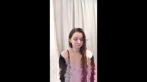 Snapshot of mia_muuur chatting on December 2025 09:33:02 PM Mia online show from December 2025 09:33:02 PM