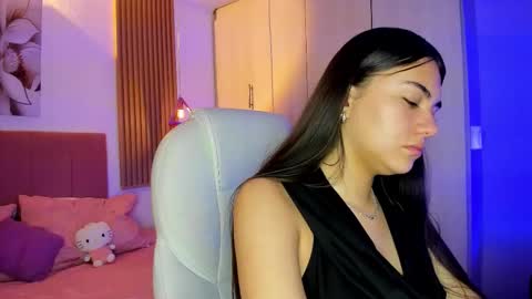 Mia Nevaeh - follow me online show from January 2026 08:32:01 PM