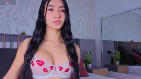 MIa online show from November 2025 02:29:02 PM