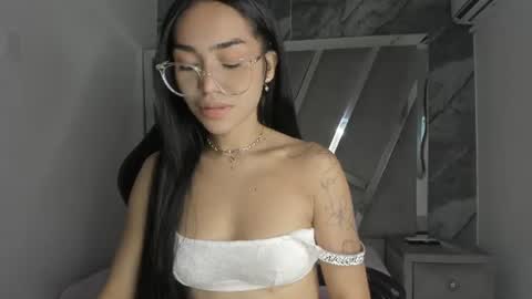 mia_petiteht online show from June 2026 08:33:02 PM