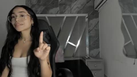 mia_petiteht online show from June 2026 09:05:02 PM