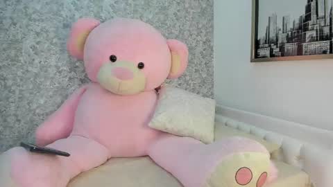 Snapshot of mia_petithe chatting on June 2026 02:57:02 AM Mia online show from June 2026 02:57:02 AM