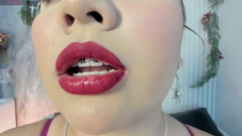 Mia Roux online show from November 2025 01:50:02 AM