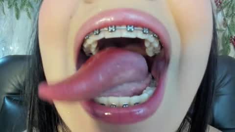 Mia Roux online show from November 2025 05:22:02 AM