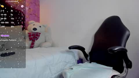 Snapshot of mia_rouxx1 chatting on April 2026 04:46:01 AM Mia online show from April 2026 04:46:01 AM