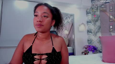 Snapshot of mia_rouxx1 chatting on May 2026 05:03:01 AM Mia online show from May 2026 05:03:01 AM