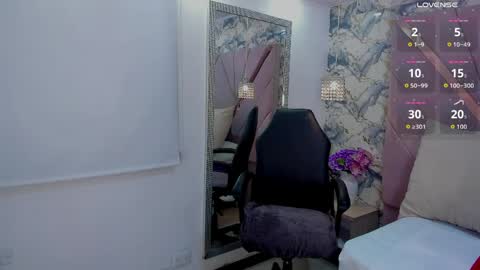 Snapshot of mia_rouxx1 chatting on May 2026 06:22:02 AM Mia online show from May 2026 06:22:02 AM