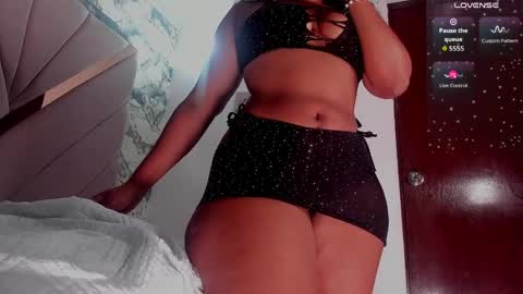 Snapshot of mia_rouxx1 chatting on June 2026 07:03:01 AM Mia online show from June 2026 07:03:01 AM