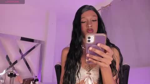 Snapshot of mia_royal chatting on July 2026 04:33:01 PM mia_royal online show from July 2026 04:33:01 PM