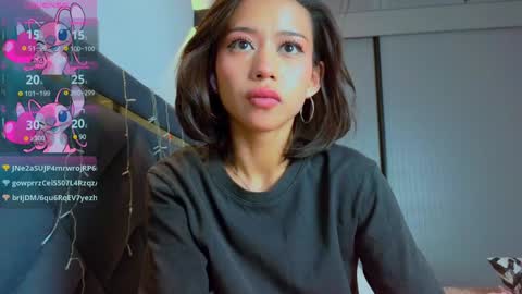 Mia online show from January 2025 12:01:01 PM