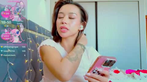 Mia online show from February 2025 09:20:02 AM