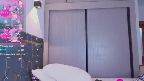 Mia online show from March 2025 03:37:02 PM