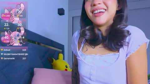 Mia online show from October 2025 07:23:01 PM