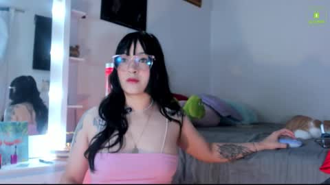 Snapshot of mia_starss chatting on November 2025 01:44:01 AM Mia online show from November 2025 01:44:01 AM