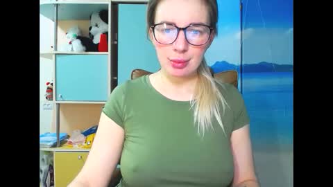 Mia. online show from November 2025 11:24:02 AM