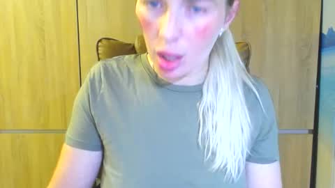 Snapshot of mia_sunnyy chatting on June 2026 07:01:02 PM Mia. online show from June 2026 07:01:02 PM