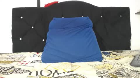 Mia online show from October 2025 11:16:01 PM