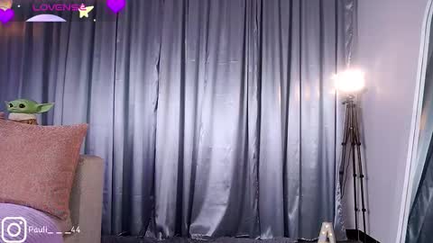 Mia online show from September 2025 02:33:02 AM