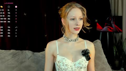 Mia online show from January 2025 07:01:02 PM