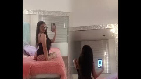 Snapshot of mia_velmont chatting on May 2026 03:37:02 AM Miaaa online show from May 2026 03:37:02 AM